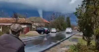 VIDEO Val de reacții bizare în online, după o tornadă din Teleorman: „Vin rușii”/„Georgescu e de vină/Bolojan a venit să ia tot”