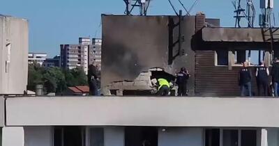 Locuitorii blocului afectat de drona prăbușită în Galați primesc cazare gratuită. Explozia puternică a făcut o gaură în acoperiș