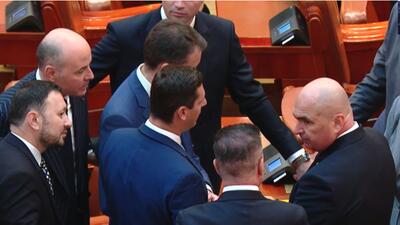 Guvernul Mureșan a picat după ce a obținut doar 182 de voturi