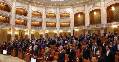 Alegerile anticipate, un salt în gol? Ce s-ar întâmpla dacă Parlamentul ar fi dizolvat mâine