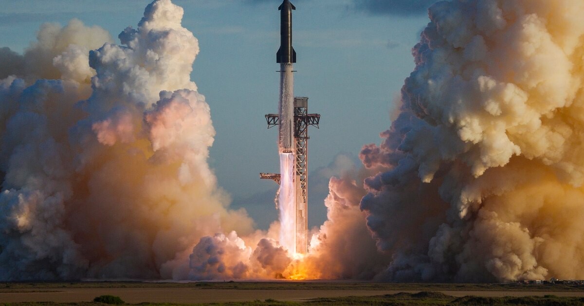 VIDEO O apariție bizară în transmisiunea SpaceX a declanșat teorii despre extratereștri