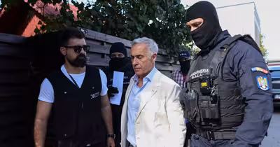 Călin Georgescu, vizat de al cincilea dosar penal pentru un salut legionar făcut la ieșirea din poliție