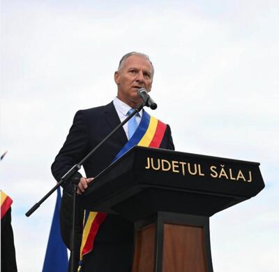 Șeful PNL al Consiliului Județean Sălaj a fost pus sub control judiciar/Dinu Iancu Sălăjanu nici nu a fost demis, nici nu și-a dat demisia din partid, cum a făcut baronul PSD Moldovan, șeful CJ Bistrița-Năsăud