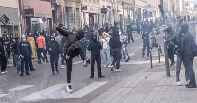 Haos în transporturile din Franța sâmbătă: armata a fost scoasă pe străzi