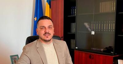Makaveli, ridicat de mascați și dus la audieri. Influencerul lui Călin Georgescu, cercetat într-un dosar de evaziune fiscală