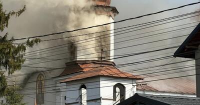 Incendiu puternic la o biserică monument istoric din Prahova, în Duminica Crucii: 120 de persoane evacuate. Lăcașul a fost pictat de Nicolae Grigorescu