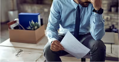 Un mesaj pe WhatsApp l-a lăsat fără job, dar i-a adus mii de euro în instanță