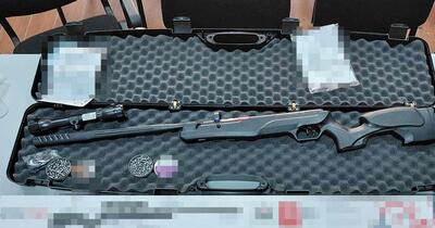 Arsenalul descoperit într-un colet venit din Cehia la Aeroportul Cluj-Napoca