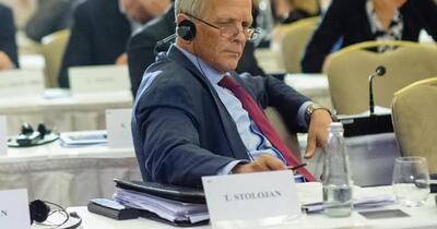 Fostul premier Theodor Stolojan spune că reducerea accizelor la carburanți ar fi o eroare: „Nu întreaga țară are aceleași suferințe. Mergem țintit pe câteva grupuri”