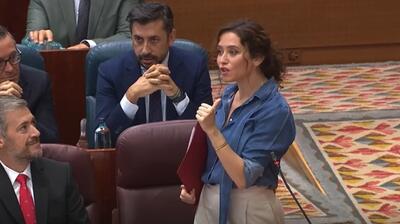 Ayuso ia apărarea românilor din Madrid, dar formularea sa stârnește controverse