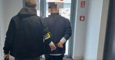 Un român care pretindea că este „prinţ din Dubai” a fost arestat în Polonia după o serie de escrocherii cu „aurul proștilor”