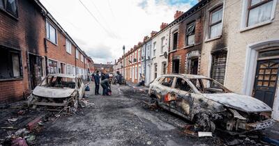 Români prinși în violențele din Belfast: 41 de cetățeni, sprijiniți de MAE pentru a reveni în țară. Oana Țoiu: „Asigurarea securității a fost prioritatea principală”
