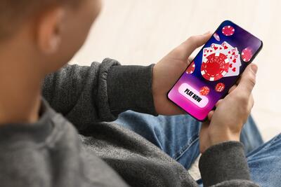 Interacțiunea dintre noroc, decizie și experiență în lumea casinoului online 