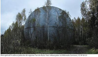 Teoriile conspirației măresc misterul sferei care s-a prăbușit acum cinci ani într-o pădure din Rusia