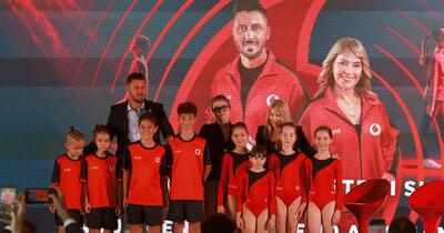 Burse pentru viitorii campioni: Nadia Comăneci și Ciprian Marica lansează GEN10