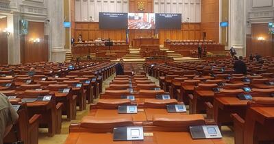 Cine poate ține în viață viitorul guvern: rolul decisiv al partidelor mici. „A crescut așteptarea ca PSD să preia inițiativa
