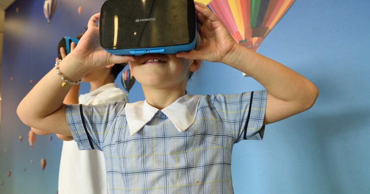 Cum transformă laboratoarele VR și 3D învățământul românesc din banii PNRR