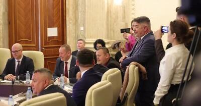 Scandal în Parlament la bugetul Apărării. Replica tăioasă a lui Miruță, după ce a fost întrebat dacă a făcut armata