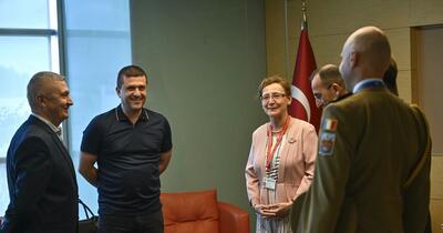 Radu Miruță, în blugi la NATO: „Întâlnire diplomatică, nu teambuilding!” – reacții la Ankara