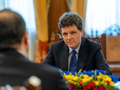 „Lumea nu mai crede că Nicușor Dan are voința sau interesul să scape de captura serviciilor”
