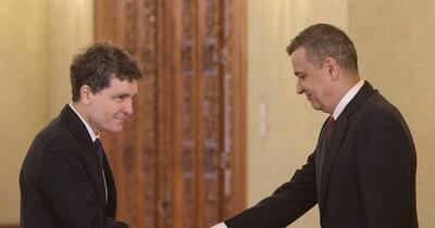 Scena politică, redesenată de criza din coaliție: AUR câștigă influență, USR pierde teren, iar PSD face un joc riscant