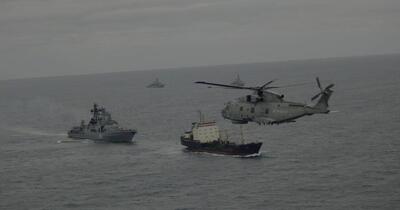 Marea Britanie îl avertizează pe Putin, după ce a detectat trei submarine rusești în apropierea cablurilor oceanice: „Vă vedem”