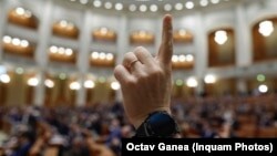 Lista completă a noilor venituri/Cresc lefurile politicienilor pe noua lege a salarizării