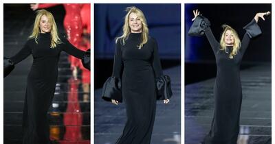 Nadia Comăneci a cucerit Parisul: gestul celebru reluat pe podiumul de modă