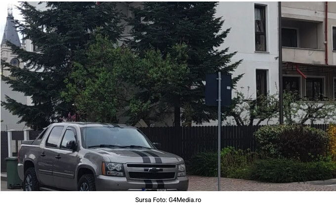 Șeful Inspecției Fiscale din Iași ar fi condus timp de patru ani un Chevrolet de 6.000 mc scutit de impozit înmatriculat pe numele tatălui său de 86 de ani, care are permisul expirat din 2023 și handicap grav, dar este auditor financiar la firme controlate de fiul său