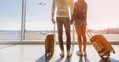 Vacanțele de vară, incerte. Temeri privind creșterea prețului biletelor de avion și anularea unor zboruri