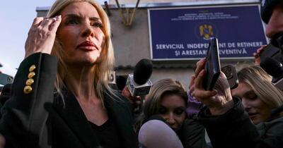Mafia Nordis contraatacă / Laura Vicol îi face plângere penală lui Siegfried Mureșan: „Acest aservit străinilor mă amenință”