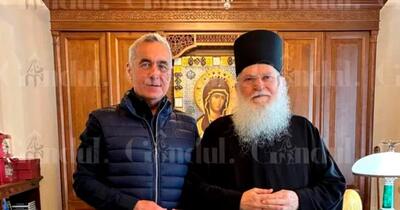 Cine este Efrem Vatopedinul, starețul apropiat de Putin cu care s-a întâlnit Călin Georgescu pe Muntele Athos