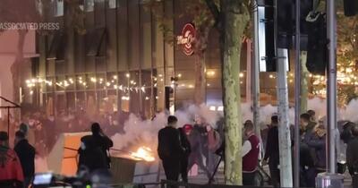 Revoltă violentă la Tirana: studenții au incendiat Ministerul Educației