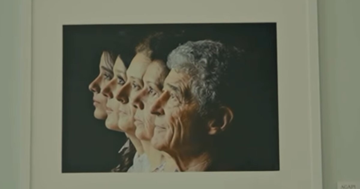 Kira Hagi transformă povestea de iubire a bunicilor într-o expoziție inedită