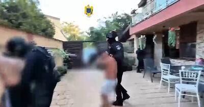 Grupările de interlopi Ștoacă și Toboșarii, lovite de percheziții de amploare. Acuzații de focuri de armă, incendieri și atacuri cu cocktailuri Molotov