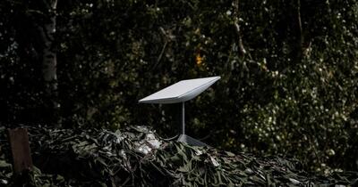 Haos în armată rusă după ce Musk a blocat terminalele Starlink: „Ne-au mai rămas porumbeii, radiourile și cablurile”