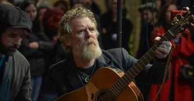Glen Hansard, artistul cu Oscar care a rămas omul cu chitara din pub-uri, a murit la 56 de ani