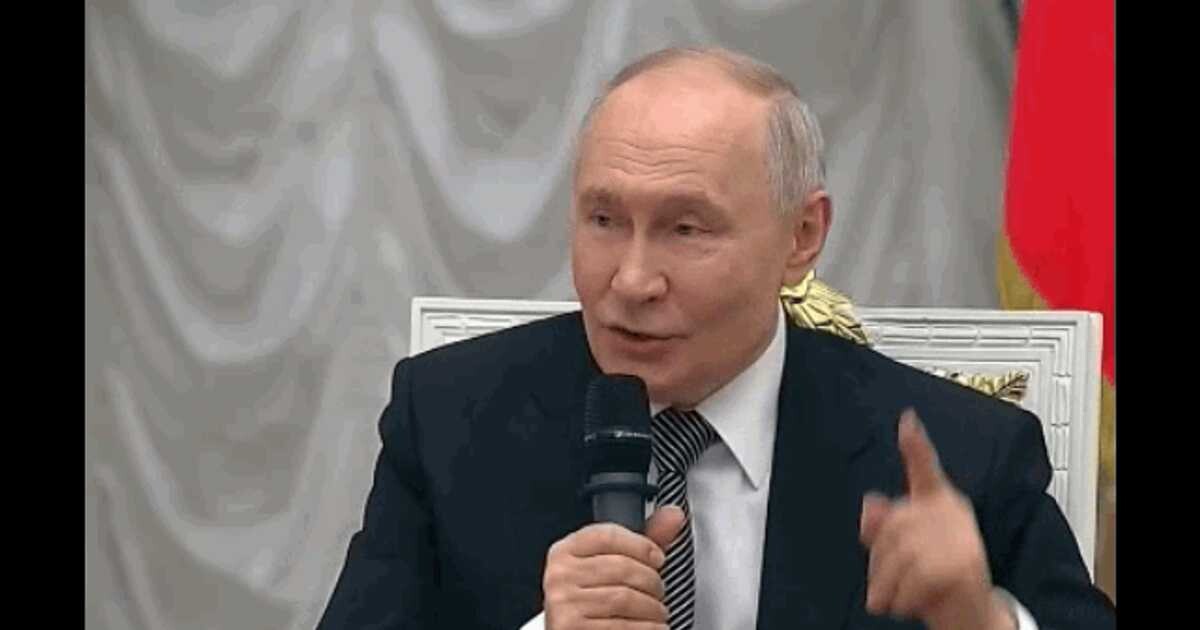  „Nebunia progresează”/Moment de neputință la Kremlin: Putin a fost pus în dificultate în fața ofițerilor săi