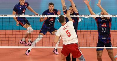 Scenă bizară la Euro Volei: un om de ordine a lovit mingea în fața unui francez
