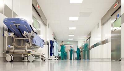 Românii pot vedea de astăzi unde sunt locuri libere la medicii din toată țara și își pot face programare. Cum funcționează noua platformă