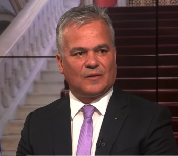 VIDEO Gest de văcarul satului la birt făcut de Veștea în platou la Euronews