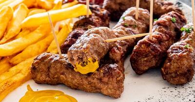 „Creierului nu-i plac mititeii”. Avertismentul neurochirurgului Vlad Ciurea despre alimentul popular iubit de români: „Cad ca un bolovan”