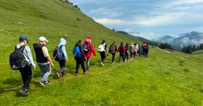 Profesoară lovită de fulger în Bucegi: 14 elevi au cerut ajutor la o stână, victima are arsuri grave