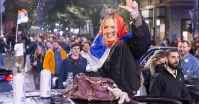Cum vrea mișcarea fără lider din Serbia să preia puterea după înfrângerea lui Vučić