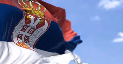 O firmă plătită regește de Victor Ponta, implicată în propaganda din Serbia