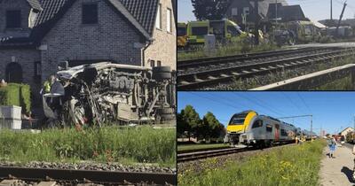 Microbuz școlar lovit de tren, în Belgia, deși barierele erau coborâte. Doi copii şi doi adulţi au murit în urma impactului devastator
