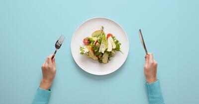 Ce este ortorexia și cât de periculos e când alimentația sănătoasă devine obsesie