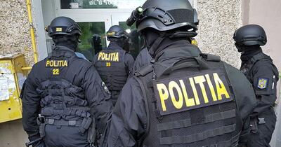 Rețea de divulgare de date: Cadre medicale și un polițist, sub acuzație