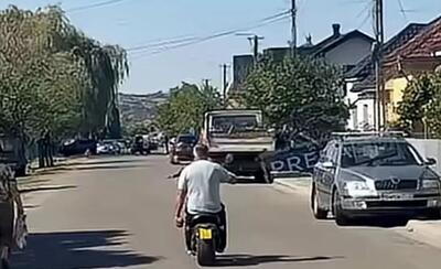 Dosar penal pentru un viceprimar din Satu Mare care a dus un obuz de război cu scuterul la poliție