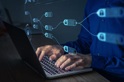 Siguranța tranzacțiilor prin fintech: de ce cazinourile online adoptă plățile prin carduri virtuale și e-wallets